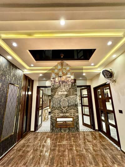 بحریہ ٹاؤن فیز 8 ۔ عثمان بلاک بحریہ ٹاؤن فیز 8 ۔ سفاری ویلی,بحریہ ٹاؤن فیز 8,بحریہ ٹاؤن راولپنڈی,راولپنڈی میں 5 کمروں کا 7 مرلہ مکان 2.65 کروڑ میں برائے فروخت۔