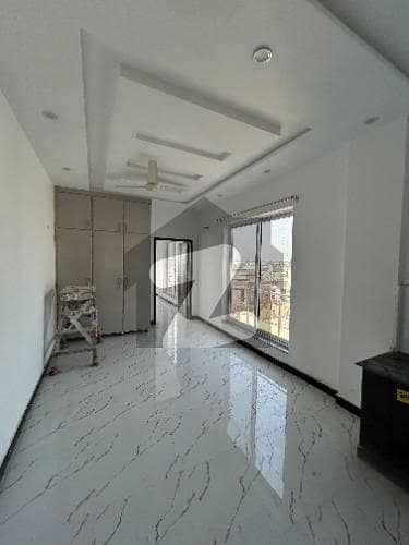 الکبیر ٹاؤن - فیز 2 الکبیر ٹاؤن,رائیونڈ روڈ,لاہور میں 1 کمرے کا 2 مرلہ فلیٹ 27.0 ہزار میں کرایہ پر دستیاب ہے۔