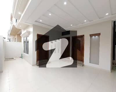 ڈی ۔ 12 اسلام آباد میں 5 کمروں کا 8 مرلہ مکان 9.25 کروڑ میں برائے فروخت۔