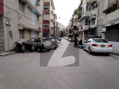 گلشنِ اقبال - بلاک 16 گلشنِ اقبال,گلشنِ اقبال ٹاؤن,کراچی میں 3 کمروں کا 5 مرلہ فلیٹ 2.5 کروڑ میں برائے فروخت۔