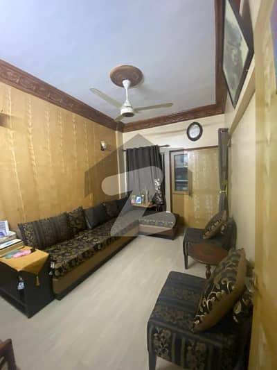 گلشنِ اقبال - بلاک 1 گلشنِ اقبال,گلشنِ اقبال ٹاؤن,کراچی میں 3 کمروں کا 5 مرلہ فلیٹ 1.6 کروڑ میں برائے فروخت۔