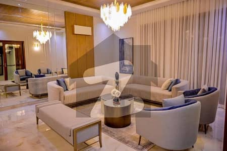 ڈی ایچ اے فیز 8 ڈی ایچ اے ڈیفینس,کراچی میں 5 کمروں کا 1 کنال مکان 22.4 کروڑ میں برائے فروخت۔