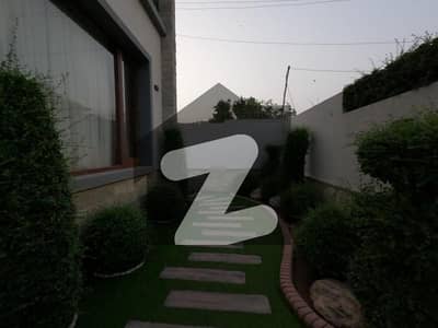 ڈی ایچ اے فیز 8 - زون اے ڈی ایچ اے فیز 8,ڈی ایچ اے ڈیفینس,کراچی میں 5 کمروں کا 1 کنال مکان 22.0 کروڑ میں برائے فروخت۔