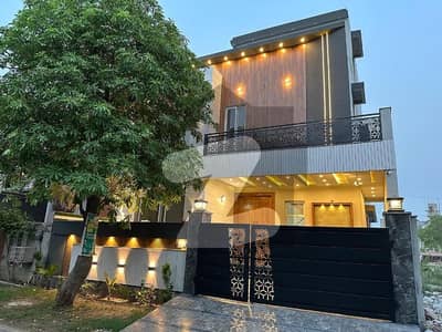 10 Marla Luxury Brand New House For Sale