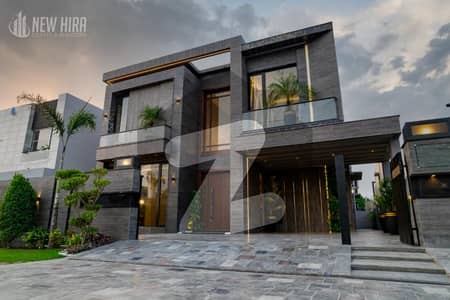 ڈی ایچ اے فیز 7 - بلاک ٹی فیز 7,ڈیفنس (ڈی ایچ اے),لاہور میں 5 کمروں کا 1 کنال مکان 7.5 کروڑ میں برائے فروخت۔