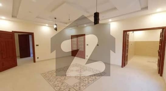 بنی گالہ اسلام آباد میں 7 کمروں کا 2 کنال مکان 13.5 کروڑ میں برائے فروخت۔