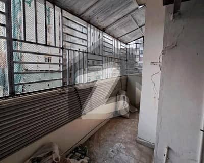 1650 Square Feet Flat for sale in Amil Colony