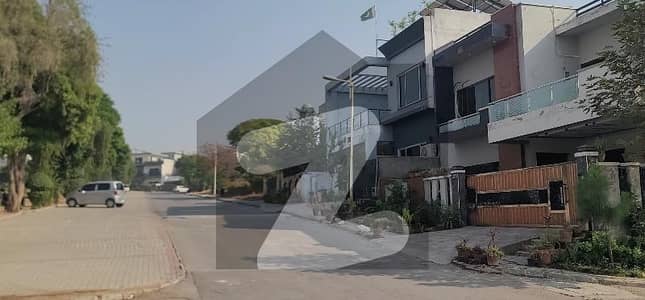 زرج سکیم ۔ سیکٹر سی زراج ہاؤسنگ سکیم,اسلام آباد میں 10 مرلہ رہائشی پلاٹ 2.05 کروڑ میں برائے فروخت۔