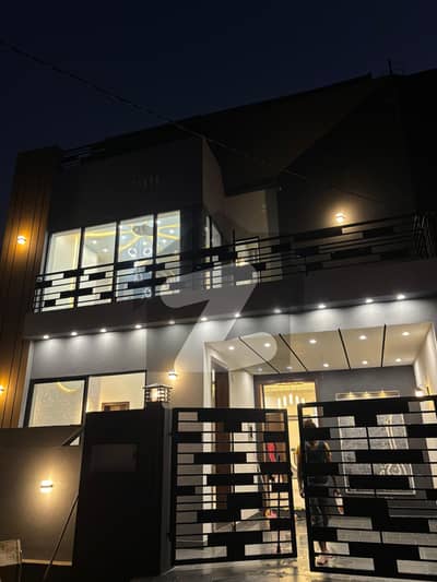 بخ ولاز فیز 2 - مانک بلاک بوچ ایگزیکٹو ولاز - فیز 2,بش ایگزیکٹو ولاز,ملتان میں 4 کمروں کا 5 مرلہ مکان 2.15 کروڑ میں برائے فروخت۔