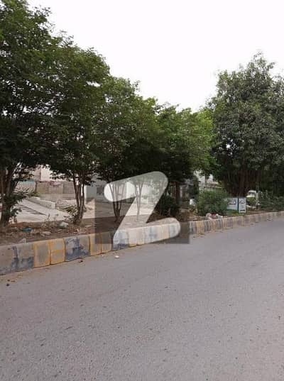 گلستانِِ جوہر ۔ بلاک 1 گلستانِ جوہر,کراچی میں 1 کنال کمرشل پلاٹ 52.0 کروڑ میں برائے فروخت۔