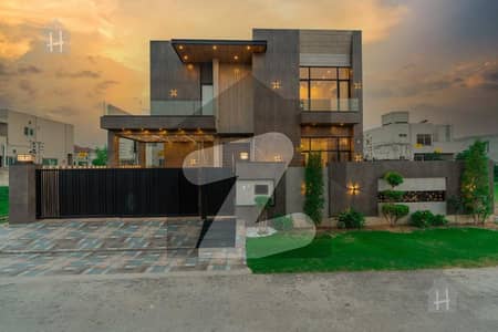 1 Kanal Modern Luxury House for Sale in Prime Location Ready to Move In!