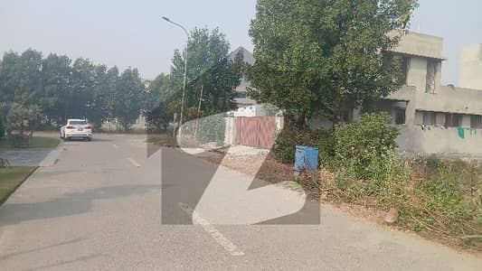 ZEEE Marketing & Builder Offers 2 kanal Ever Best Location in DHA Near To Dollman Mall Phase 6 Lahore