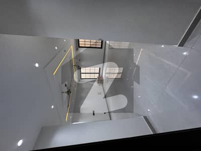 ڈی ایچ اے فیز 6 ڈیفنس (ڈی ایچ اے),لاہور میں 2 کمروں کا 1 کنال بالائی پورشن 1.8 لاکھ میں کرایہ پر دستیاب ہے۔