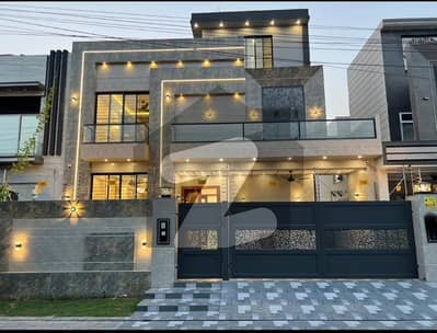 سینٹرل پارک ۔ بلاک اے سینٹرل پارک ہاؤسنگ سکیم,لاہور میں 5 کمروں کا 10 مرلہ مکان 4.25 کروڑ میں برائے فروخت۔