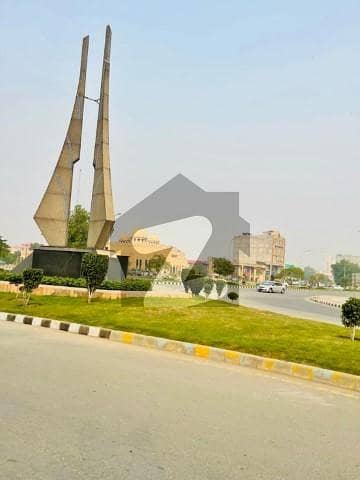 لیک سٹی میڈوز لاہور میں 10 مرلہ رہائشی پلاٹ 2.6 کروڑ میں برائے فروخت۔