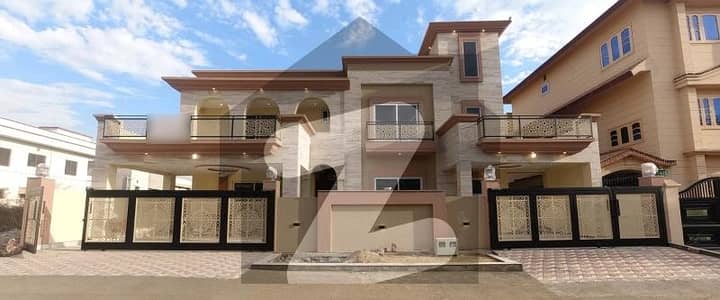 جی ۔ 15 اسلام آباد میں 8 کمروں کا 1 کنال مکان 7.65 کروڑ میں برائے فروخت۔