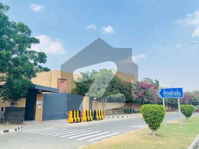 2 KANAL PLOT ON PRIME LOCATION IN LAKE CITY