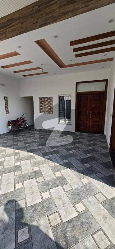 جوبلی ٹاؤن لاہور میں 5 کمروں کا 10 مرلہ مکان 3.8 کروڑ میں برائے فروخت۔