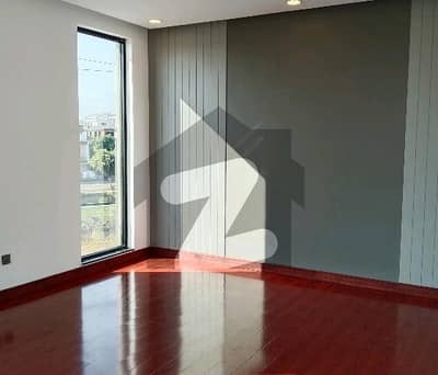 بحریہ انکلیو - سیکٹر سی 1 بحریہ انکلیو,بحریہ ٹاؤن,اسلام آباد میں 1 کنال مکان 12.5 کروڑ میں برائے فروخت۔