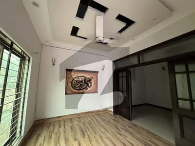 بحریہ ٹاؤن ۔ بلاک سی سی بحریہ ٹاؤن سیکٹرڈی,بحریہ ٹاؤن,لاہور میں 3 کمروں کا 5 مرلہ مکان 2.1 کروڑ میں برائے فروخت۔