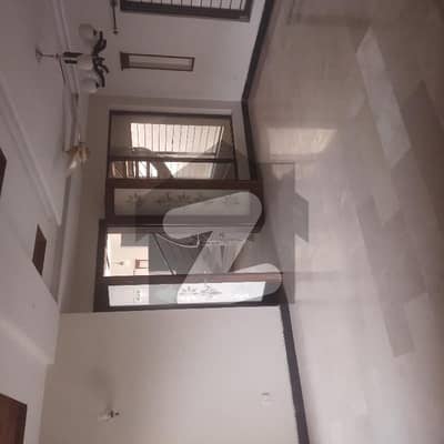 ای ۔ 11 اسلام آباد میں 5 کمروں کا 1 کنال مکان 3.35 لاکھ میں کرایہ پر دستیاب ہے۔