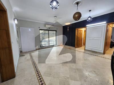 ایف ۔ 7 اسلام آباد میں 3 کمروں کا 1 کنال زیریں پورشن 3.0 لاکھ میں کرایہ پر دستیاب ہے۔