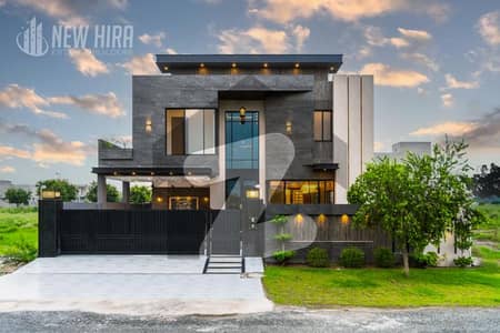 LUXURIOUS & GRACEFUL ULTRA MODERN HOUSE AVAILABLE FOR SALE