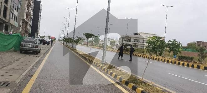 ڈی ایچ اے فیز 2 - سیکٹر ڈی ڈی ایچ اے ڈیفینس فیز 2,ڈی ایچ اے ڈیفینس,اسلام آباد میں 8 مرلہ کمرشل پلاٹ 13.0 کروڑ میں برائے فروخت۔