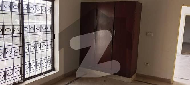 ڈی ایچ اے فیز 1 ڈیفنس (ڈی ایچ اے),لاہور میں 3 کمروں کا 1 کنال بالائی پورشن 1.2 لاکھ میں کرایہ پر دستیاب ہے۔