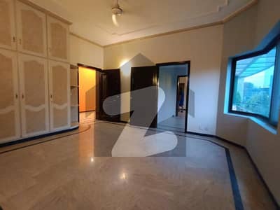 ڈی ایچ اے فیز 1 ڈیفنس (ڈی ایچ اے),لاہور میں 3 کمروں کا 10 مرلہ بالائی پورشن 95.0 ہزار میں کرایہ پر دستیاب ہے۔