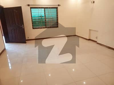 Ground Portion Available For Rent In G10