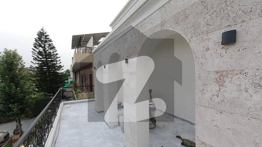 آئی ۔ 8/2 آئی ۔ 8,اسلام آباد میں 6 کمروں کا 14 مرلہ مکان 18.0 کروڑ میں برائے فروخت۔