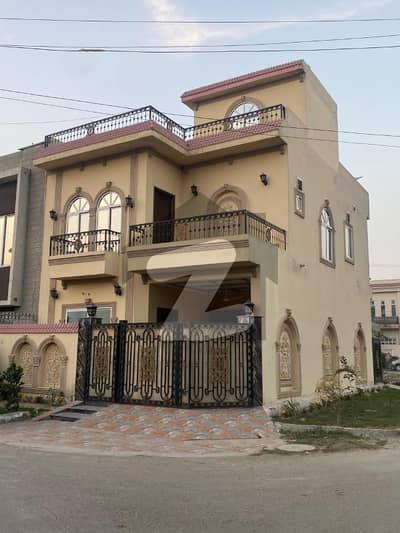 خیابانِ امین ۔ بلاک ایل خیابانِ امین,لاہور میں 3 کمروں کا 5 مرلہ مکان 1.55 کروڑ میں برائے فروخت۔