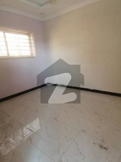 10 Marla Full house 6Bederooms A/Bathrooms 2DD 2kitchen servants rooms with bath and kitchen