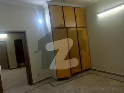 جوہر ٹاؤن فیز 2 جوہر ٹاؤن,لاہور میں 4 کمروں کا 5 مرلہ مکان 88.0 ہزار میں کرایہ پر دستیاب ہے۔