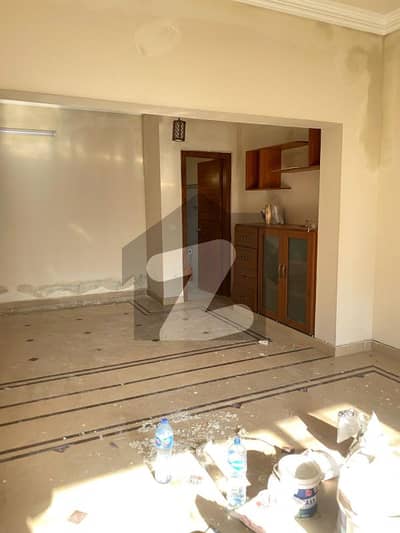 14 Marla Fully Independent Ground Portion 3 Bedrooms Attach Bathrooms DD Car parking