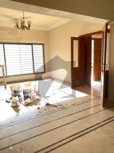 14 Marla Fully Independent Ground Portion 3 Bedrooms Attach Bathrooms DD Car parking