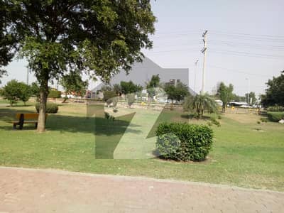 بحریہ ٹاؤن اوورسیز انکلیو بحریہ ٹاؤن,لاہور میں 10 مرلہ رہائشی پلاٹ 2.05 کروڑ میں برائے فروخت۔