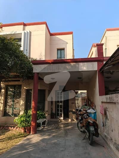 ایڈن لین ولاز 1 ایڈن,لاہور میں 3 کمروں کا 8 مرلہ مکان 2.25 کروڑ میں برائے فروخت۔