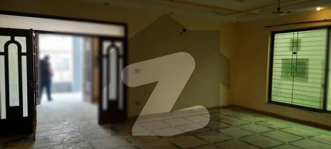 ایڈن آباد ایڈن,لاہور میں 2 کمروں کا 3 مرلہ مکان 25.0 ہزار میں کرایہ پر دستیاب ہے۔