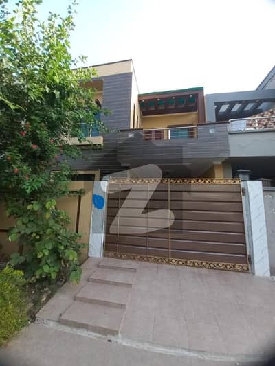 بحریہ ٹاؤن ۔ بلاک اے اے بحریہ ٹاؤن سیکٹرڈی,بحریہ ٹاؤن,لاہور میں 1 کمرے کا 5 مرلہ زیریں پورشن 50.0 ہزار میں کرایہ پر دستیاب ہے۔