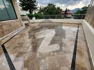 F-8 LIKE A BRAND NEW 6 Bedroom House With Beautiful Garden For Rent