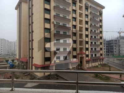 10 MARLA 3 BEDROOMS APARTMENT AVAILABLE FOR RENT