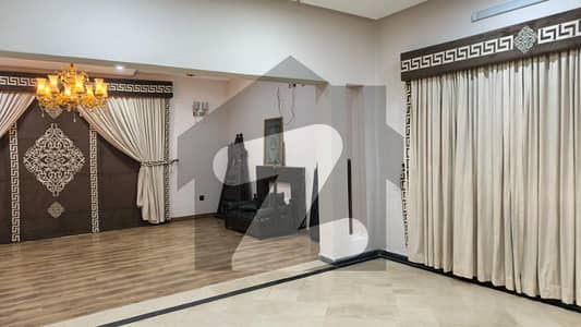 1 Kanal Lower Portion Available For Rent