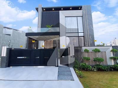 ڈی ایچ اے فیز 6 ڈیفنس (ڈی ایچ اے),لاہور میں 4 کمروں کا 10 مرلہ مکان 4.75 کروڑ میں برائے فروخت۔