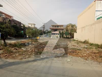 10.50 Marla Corner Plot Ideal Location Near Park, Mosque, Market Plot For Sale