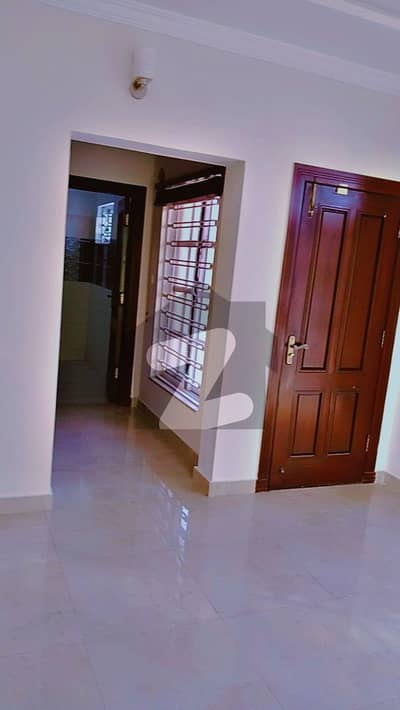 بحریہ انکلیو - سیکٹر سی بحریہ انکلیو,بحریہ ٹاؤن,اسلام آباد میں 5 کمروں کا 1 کنال مکان 2.6 لاکھ میں کرایہ پر دستیاب ہے۔