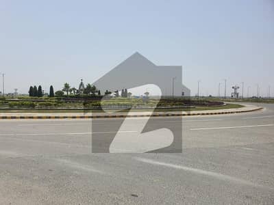 ڈی ایچ اے فیز 6 - بلاک ڈی فیز 6,ڈیفنس (ڈی ایچ اے),لاہور میں 1 کنال رہائشی پلاٹ 5.3 کروڑ میں برائے فروخت۔