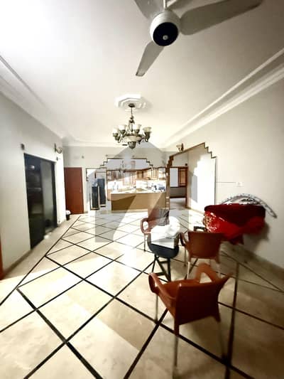 Luxurious Ground Floor 400 Sq Yds Portion For Rent in Block 7 Gulistan e johar