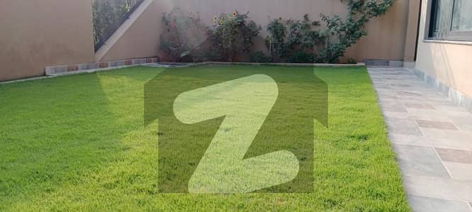 بحریہ ٹاؤن ۔ سفاری ولاز 3 بحریہ ٹاؤن راولپنڈی,راولپنڈی میں 4 کمروں کا 15 مرلہ مکان 1.5 لاکھ میں کرایہ پر دستیاب ہے۔